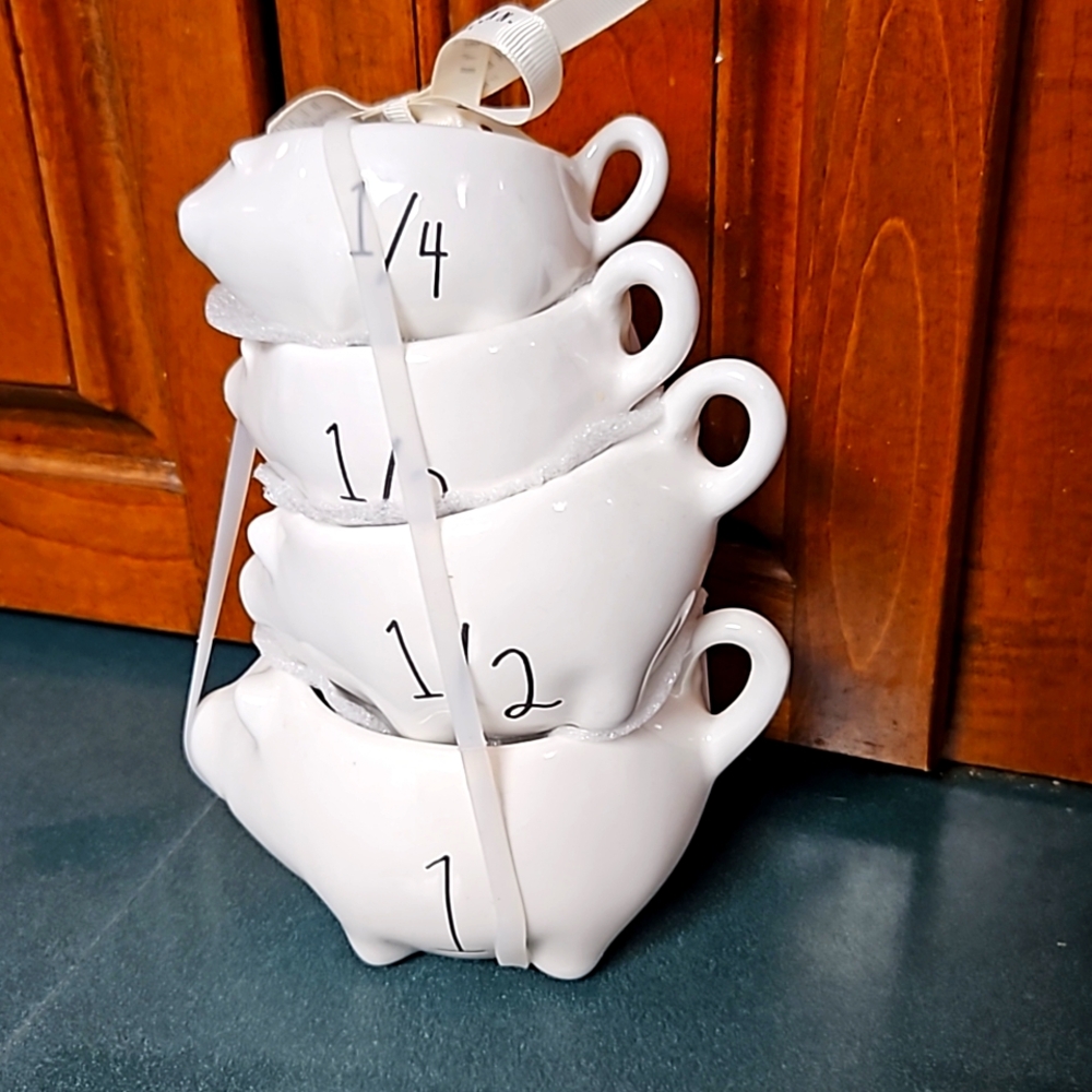 New Rae Dunn pig measuring cups